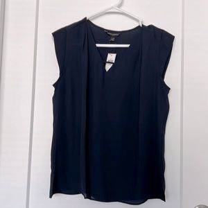 Banana Republic navy short sleeve blouse. Size XS petite.